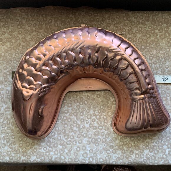 LOT of 7 Copper Colored Tin Molds – Display or Kitchen - Picture 4 of 15